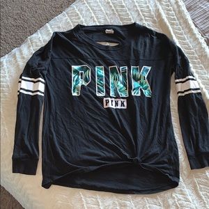 VS Pink long sleeve tee